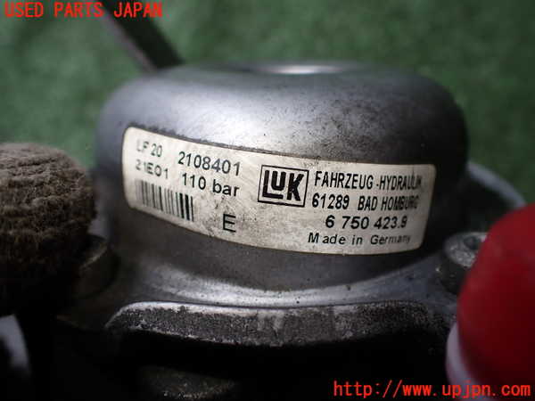 2UPJ-9231674250]BMW 320i(AV22)パワステポンプ 中古  E46_3