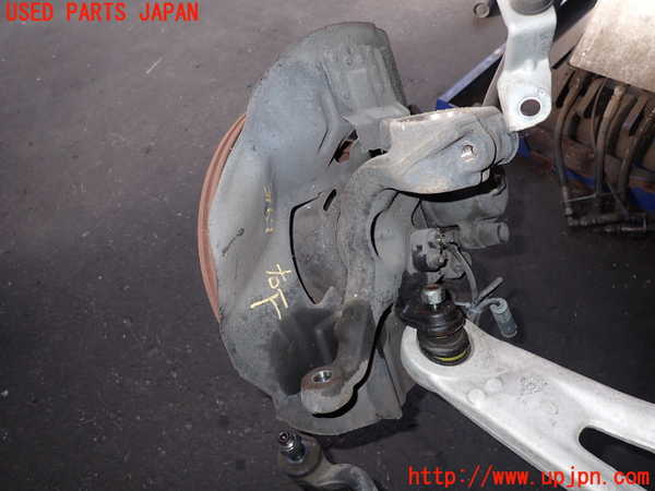 2UPJ-9231674290]BMW 320i(AV22)右フロントナックルハブ 中古  E46_2