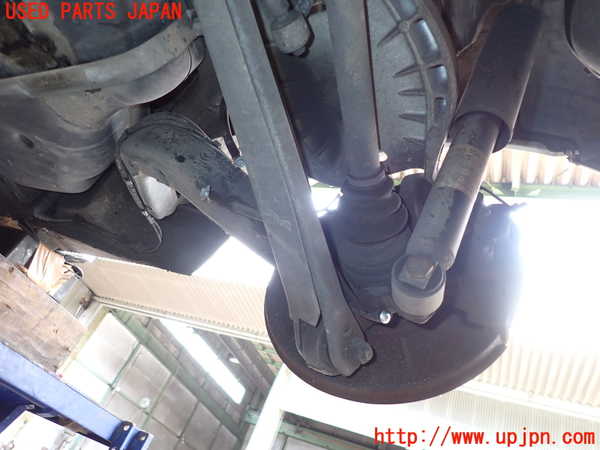 2UPJ-9231674300]BMW 320i(AV22)右リアナックルハブ 中古  E46_2