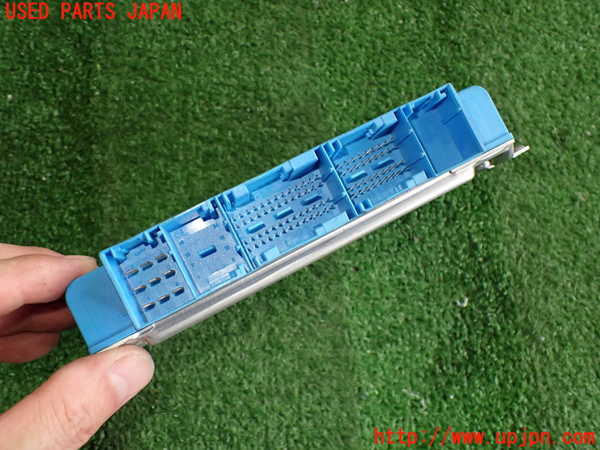 2UPJ-9231676115]BMW 320i(AV22)ミッションコンピューター 中古  E46_2