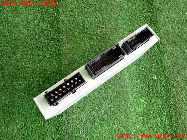 2UPJ-9231676146]BMW 320i(AV22)コンピューター1 (61 35-6 914 364 9) 中古  E46_3