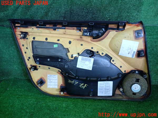 2UPJ-9231671234]BMW 320i(AV22)右前ドア内張り ジャンク品 中古  E46_4