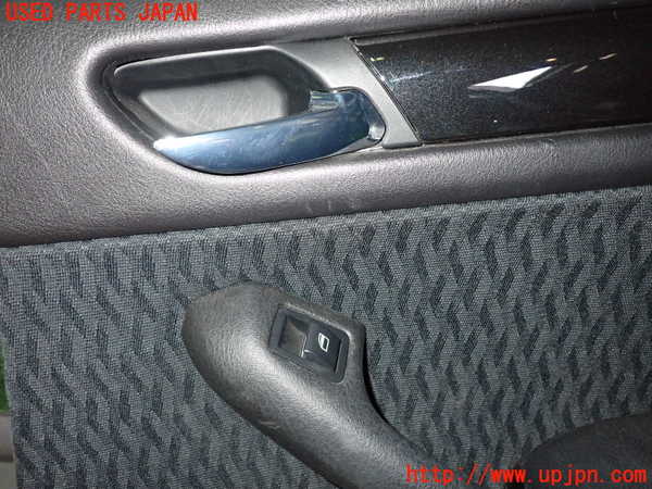 2UPJ-9231671294]BMW 320i(AV22)右後ドア内張り ジャンク品 中古  E46_2