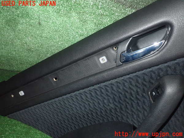 2UPJ-9231671324]BMW 320i(AV22)左後ドア内張り ジャンク品 中古  E46_2