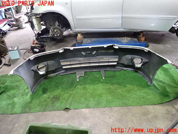 2UPJ-9231681010]イプサム(ACM21W)フロントバンパー 中古_5