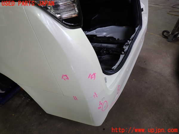 1UPJ-9231691610]ヴェルファイアハイブリッド(AYH30W)リアバンパー 中古_3