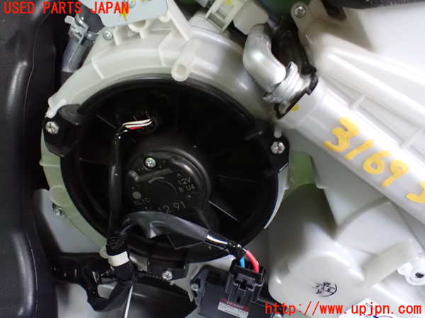 1UPJ-9231696082]ヴェルファイアハイブリッド(AYH30W)エバポレーター2 中古_3