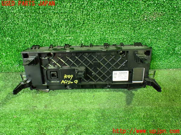 1UPJ-9231696066]ヴェルファイアハイブリッド(AYH30W)エアコンスイッチ1 中古_2