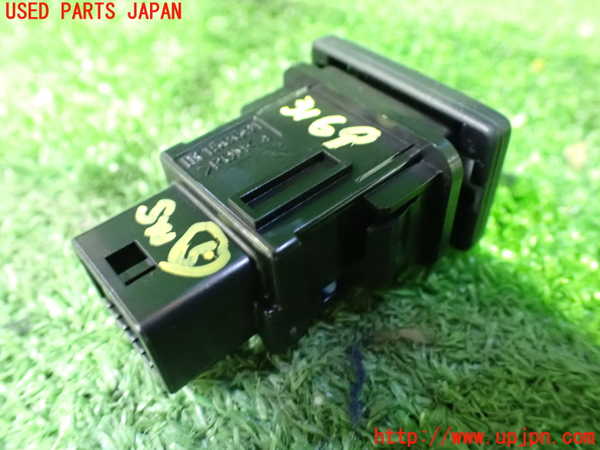 1UPJ-9231696310]ヴェルファイアハイブリッド(AYH30W)スイッチ5 (車両接近通報音OFF) 中古_2