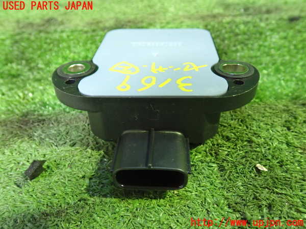 1UPJ-9231696382]ヴェルファイアハイブリッド(AYH30W)センサー2 (ヨーレート) 中古_2