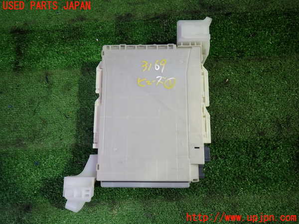 1UPJ-9231696741]ヴェルファイアハイブリッド(AYH30W)ヒューズボックス1 中古_2