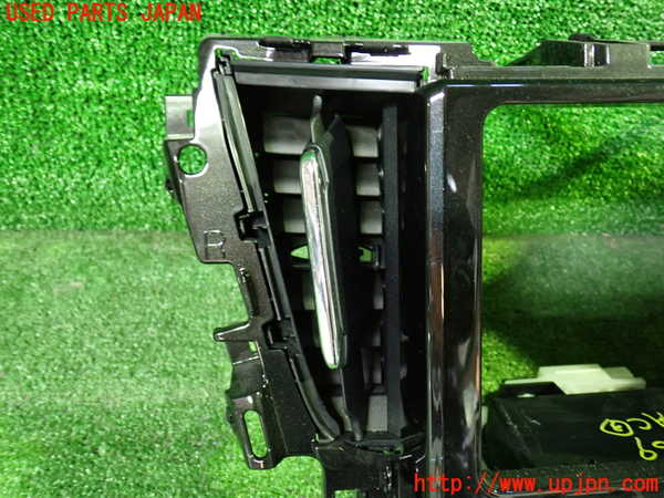 1UPJ-9231697528]ヴェルファイアハイブリッド(AYH30W)エアコン吹き出し口3 (真中) 中古_4