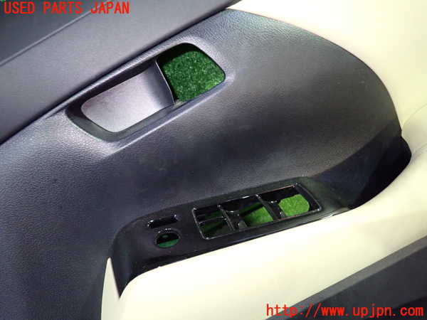 1UPJ-9231691234]ヴェルファイアハイブリッド(AYH30W)右前ドア内張り 中古_2