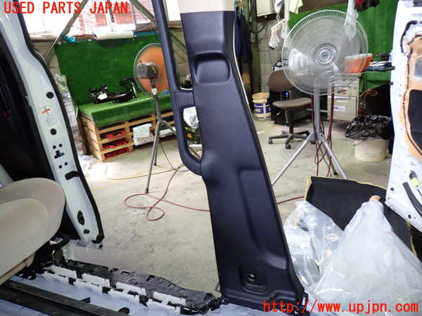 1UPJ-9231697670]ヴェルファイアハイブリッド(AYH30W)左センターピラートリム 中古_3