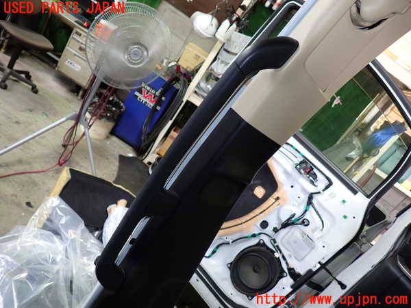1UPJ-9231697670]ヴェルファイアハイブリッド(AYH30W)左センターピラートリム 中古_4