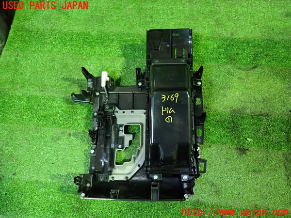 1UPJ-9231697691]ヴェルファイアハイブリッド(AYH30W)内装トリム類1 中古_3