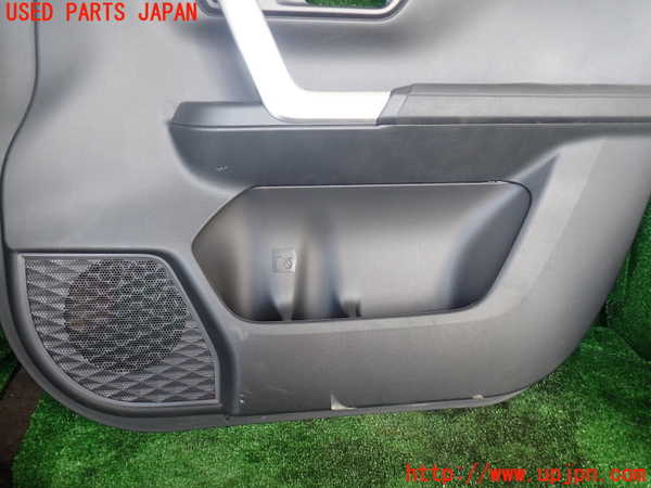 1UPJ-9231701234]ライズ(RAIZE) ハイブリッド(A202A)右前ドア内張り 中古_3