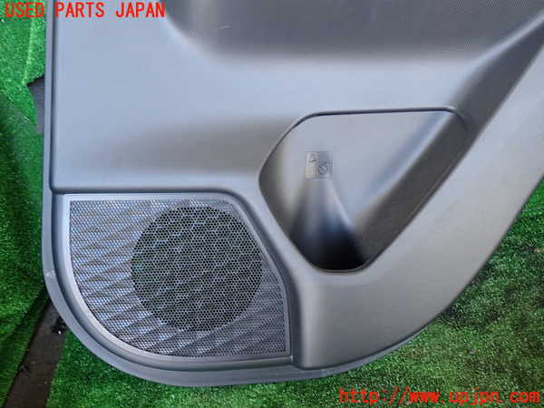 1UPJ-9231701294]ライズ(RAIZE) ハイブリッド(A202A)右後ドア内張り 中古_3