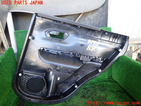1UPJ-9231701324]ライズ(RAIZE) ハイブリッド(A202A)左後ドア内張り 中古_4