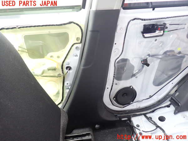 1UPJ-9231707665]ライズ(RAIZE) ハイブリッド(A202A)右センターピラートリム 中古_3