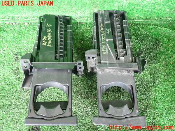 1UPJ-9231707810]ライズ(RAIZE) ハイブリッド(A202A)ドリンクホルダー 中古_2