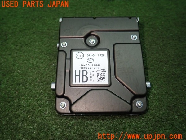 3UPJ=9231710560]プリウスPHV(ZVW52)前期 純正 8646C-47060 フロントカメラ 中古_3
