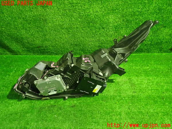 1UPJ-9231711130]プリウスPHV(ZVW52)右ヘッドライト LED ジャンク部品取り_5