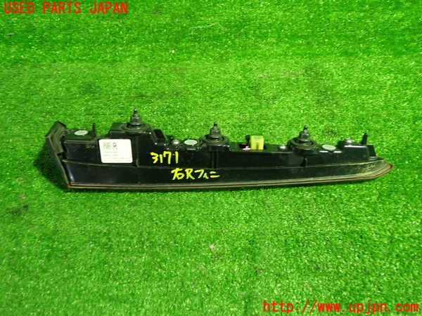 1UPJ-9231711550]プリウスPHV(ZVW52)右リアフィニッシャー 中古_4