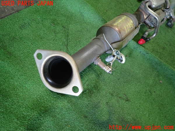 1UPJ-9231712661]プリウスPHV(ZVW52)触媒1 中古_2