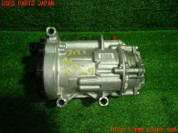 1UPJ-9231716025]プリウスPHV(ZVW52)エアコンコンプレッサー 中古_4