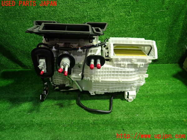 1UPJ-9231716081]プリウスPHV(ZVW52)エバポレーター1 中古_4