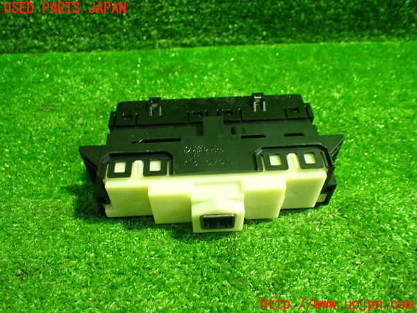 1UPJ-9231716306]プリウスPHV(ZVW52)スイッチ1 (シートヒーター) 中古_2