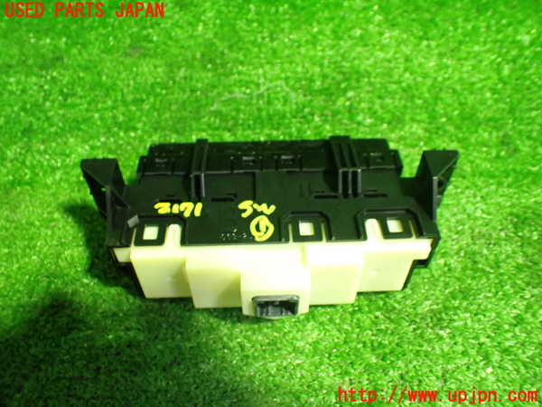 1UPJ-9231716306]プリウスPHV(ZVW52)スイッチ1 (シートヒーター) 中古_3