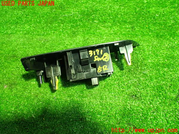1UPJ-9231716307]プリウスPHV(ZVW52)スイッチ2 (パワーウインドウ) 中古_3