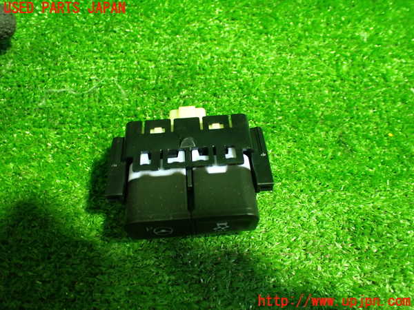 1UPJ-9231716310]プリウスPHV(ZVW52)スイッチ5 (VSC OFF) 中古_2