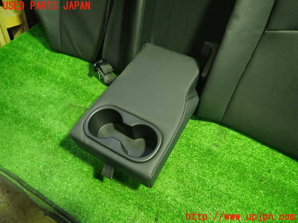 1UPJ-9231717385]プリウスPHV(ZVW52)リアシート 中古_4
