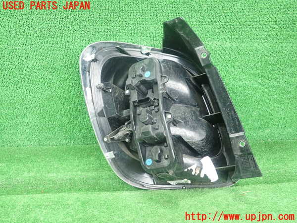 1UPJ-9231721530]フィアット・500X(33414)右テールランプ 中古_3