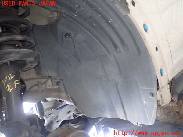 1UPJ-9231721092]フィアット・500X(33414)左前フェンダーライナー 中古_3
