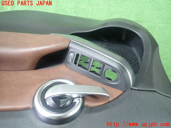1UPJ-9231721234]フィアット・500X(33414)右前ドア内張り 中古_2