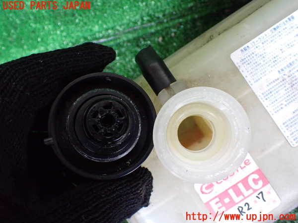 1UPJ-9231732410]レクサス・LS600hL(UVF46)ラジエータータンク 中古_3