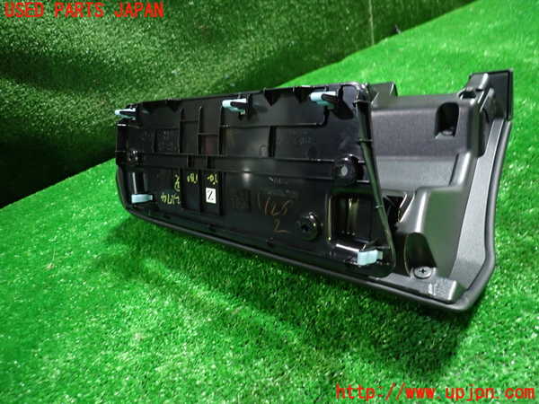 1UPJ-9231747517]フィット(Fit) ハイブリッド(e：HEV)(GR6)グローブボックス2 中古_4