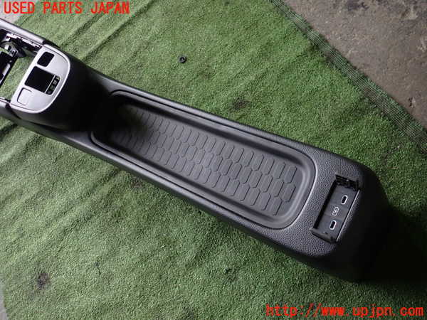 1UPJ-9231747540]フィット(Fit) ハイブリッド(e：HEV)(GR6)センターコンソール 中古_4