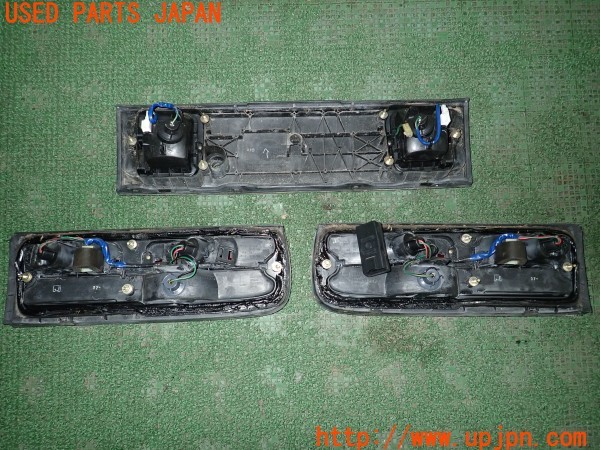 3UPJ=9231750547]フェアレディZ(GCZ32)前期 純正 テールランプ ガーニッシュ セット 中古_4
