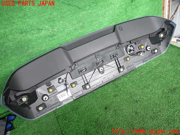 2UPJ-9231771520]ボルボ・XC40(XB420TXCM)リアスポイラー 中古_2