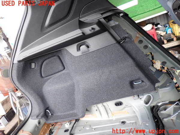 2UPJ-9231777680]ボルボ・XC40(XB420TXCM)左リアピラートリム 中古_3