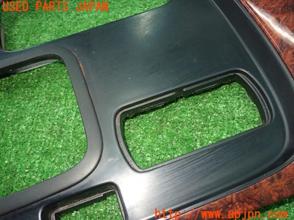 3UPJ=9231780645]ランクル100系(UZJ100W)前期 純正 木目調パネル 内装パネル ドアスイッチ シフトパネル 5点セット 中古_4