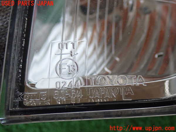 2UPJ-9231781152]ランクル100系(UZJ100W)左コーナーランプ 中古_3