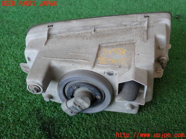 2UPJ-9231781182]ランクル100系(UZJ100W)左フォグ 中古_3