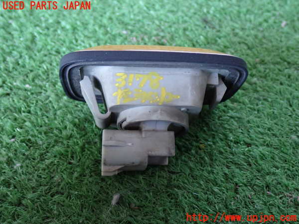 2UPJ-9231781162]ランクル100系(UZJ100W)左ウィンカーレンズ 中古_2