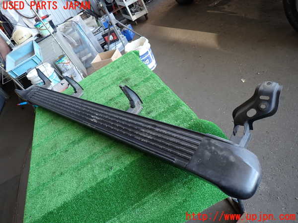 2UPJ-9231781390]ランクル100系(UZJ100W)右サイドステップ 中古_2